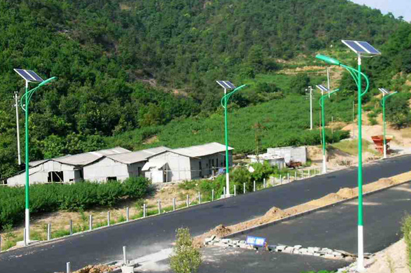 新農(nóng)村太陽(yáng)能路燈